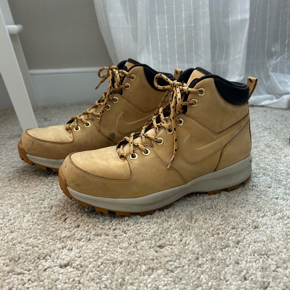 Nike Boots